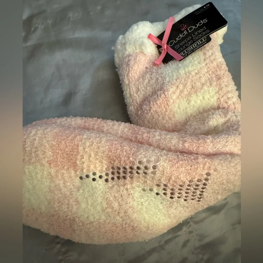 Cuddl Duds Pink and White Soft and cozy Sherpa Lined Socks - NWT